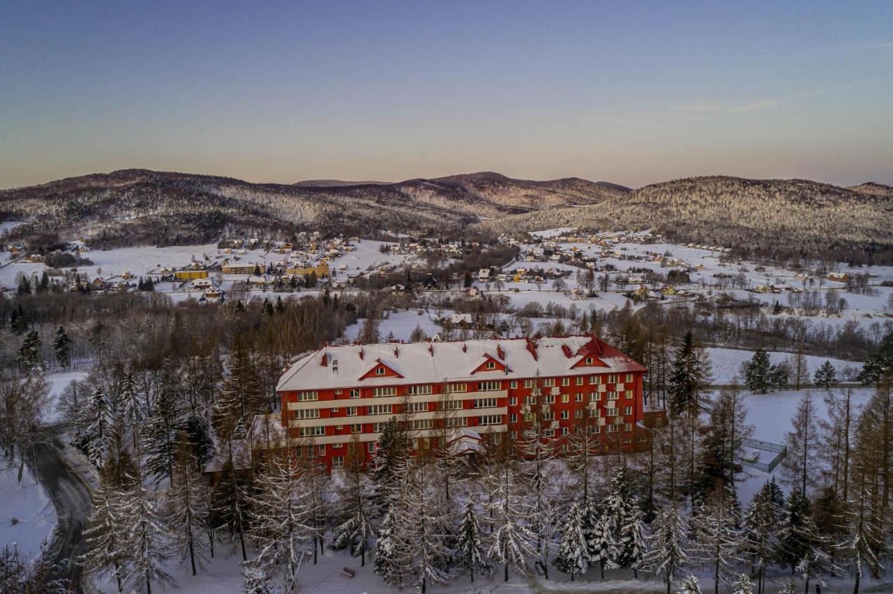Osrodek Uzdrowiskowy Beskid Hotel Wysowa-Zdrój Kültér fotó